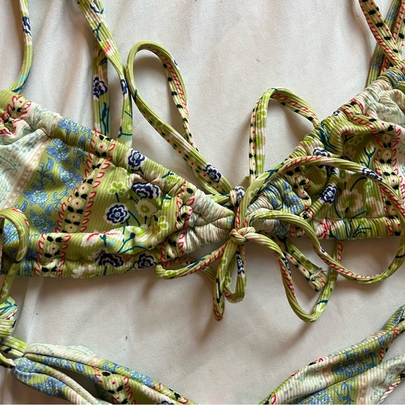 Floral pattern tie bikini set - Picture 4 of 8